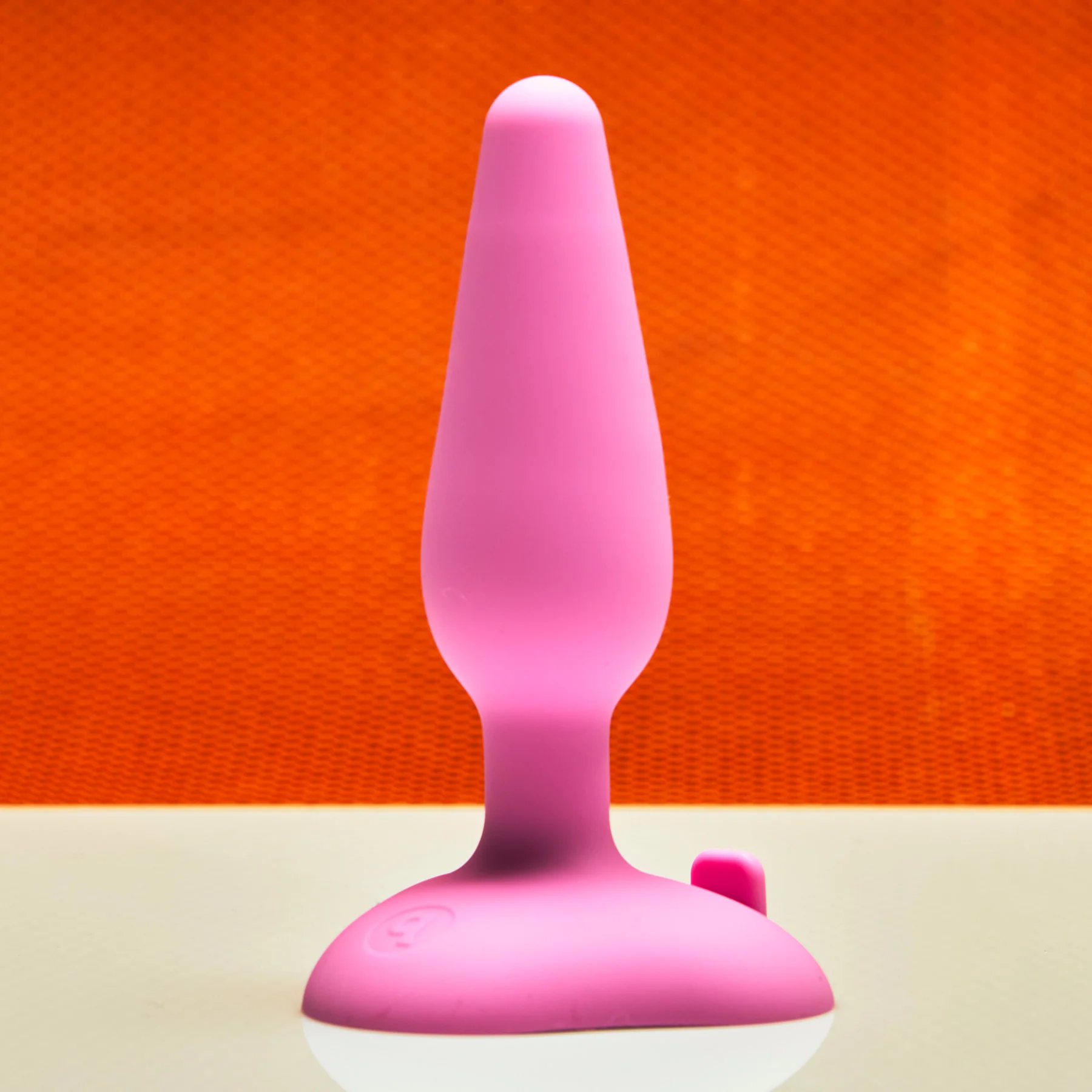 b-Vibe Beginner's Vibrating Rechargeable Silicone Butt Plug - Image 8