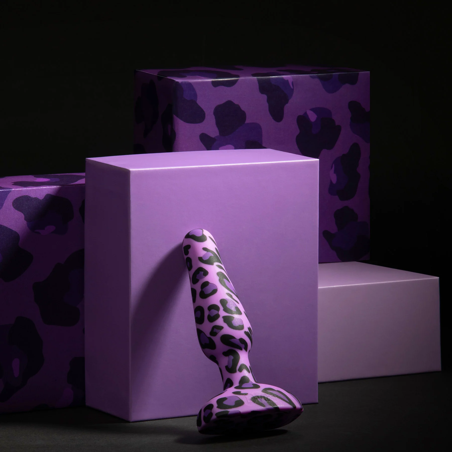 b-Vibe Leopard Novice Plug Special Edition Vibrating Anal Plug - Image 19