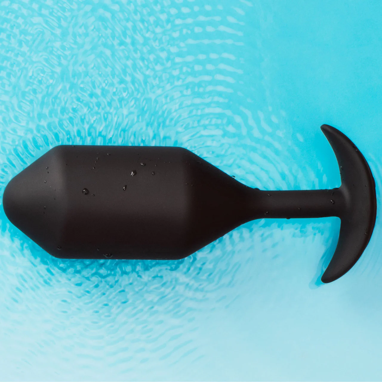 b-Vibe Vibrating Snug Plug 5 Rechargeable Silicone Anal Plug - Black - Image 10