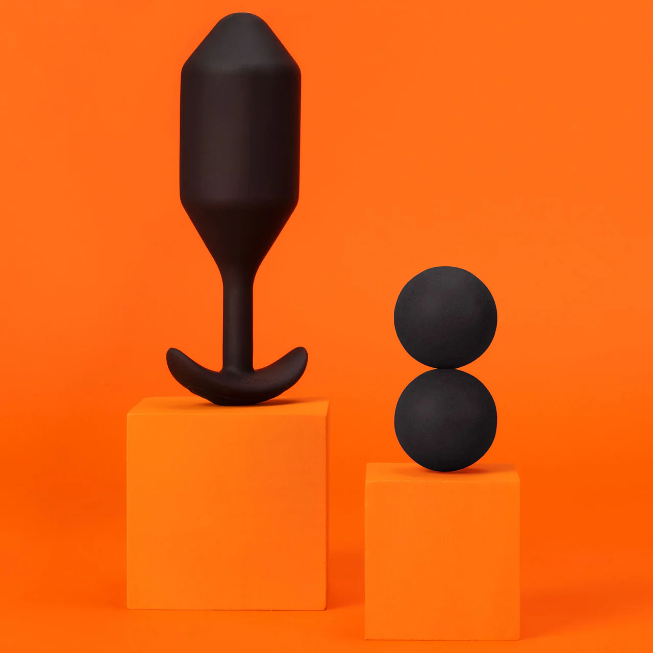 b-Vibe Vibrating Snug Plug 5 Rechargeable Silicone Anal Plug - Black - Image 8