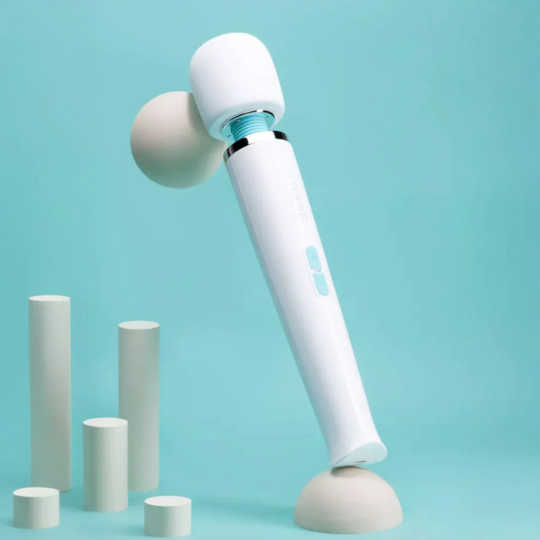Le Wand Classique Cordless Original Rechargeable Vibrating Massager - Image 12