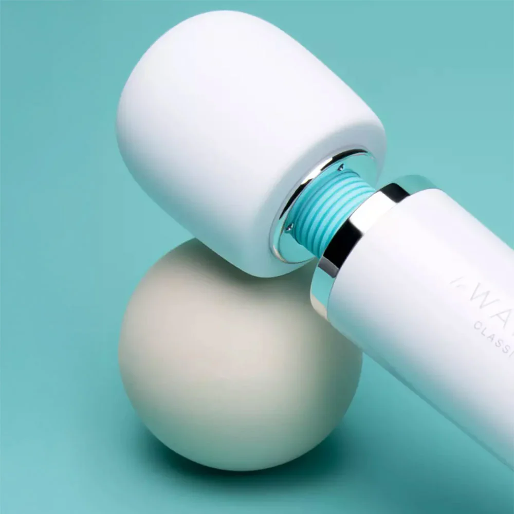 Le Wand Classique Cordless Original Rechargeable Vibrating Massager - Image 7