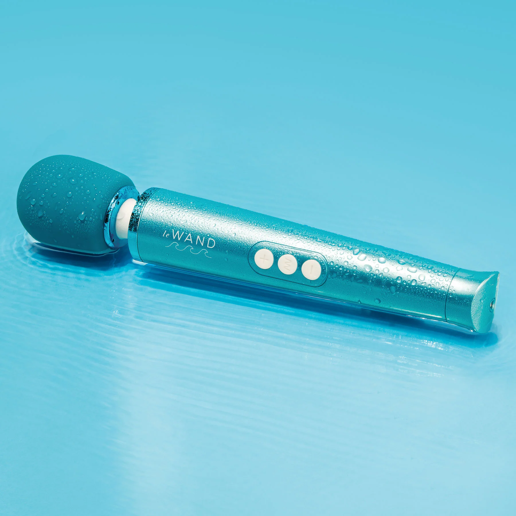 Le Wand Dive Submersible Rechargeable Vibrating Body Massager - Blue - Image 2