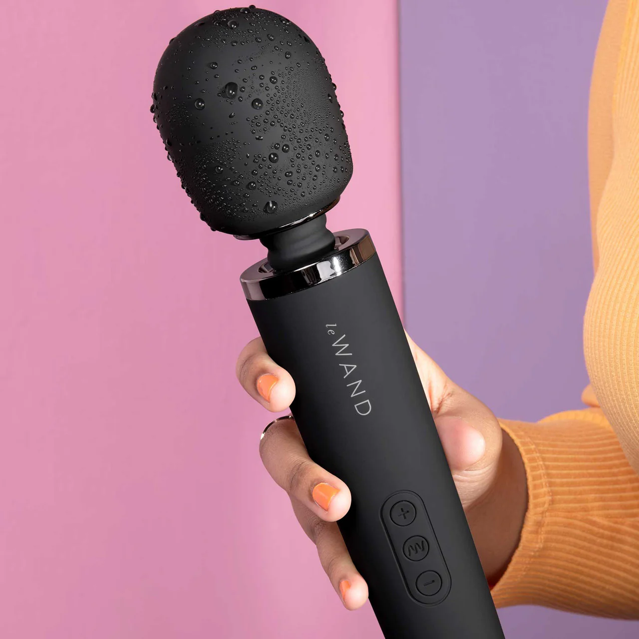 Le Wand Rechargeable Vibrating Body Massager - Black - Image 8