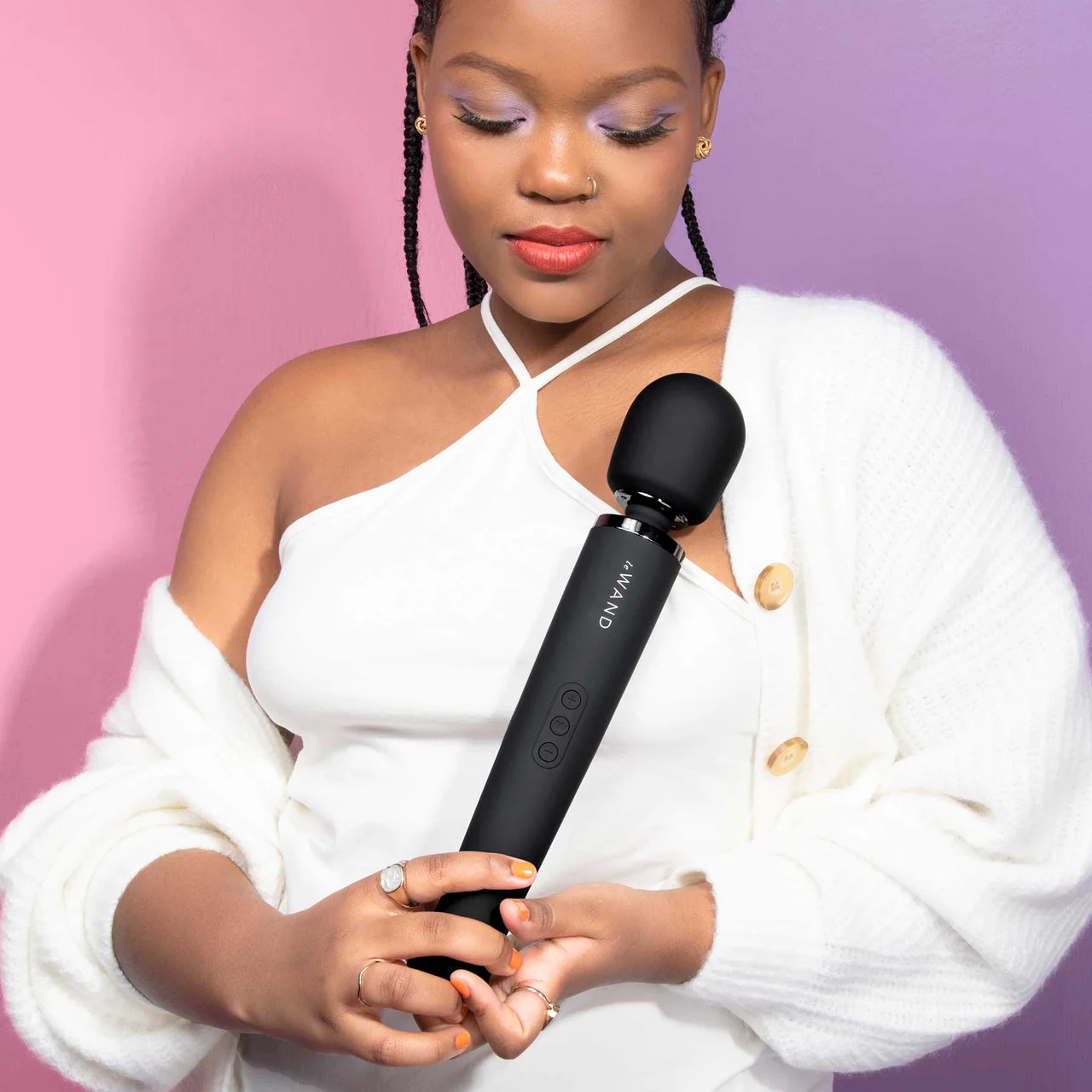 Le Wand Rechargeable Vibrating Body Massager - Black - Image 9