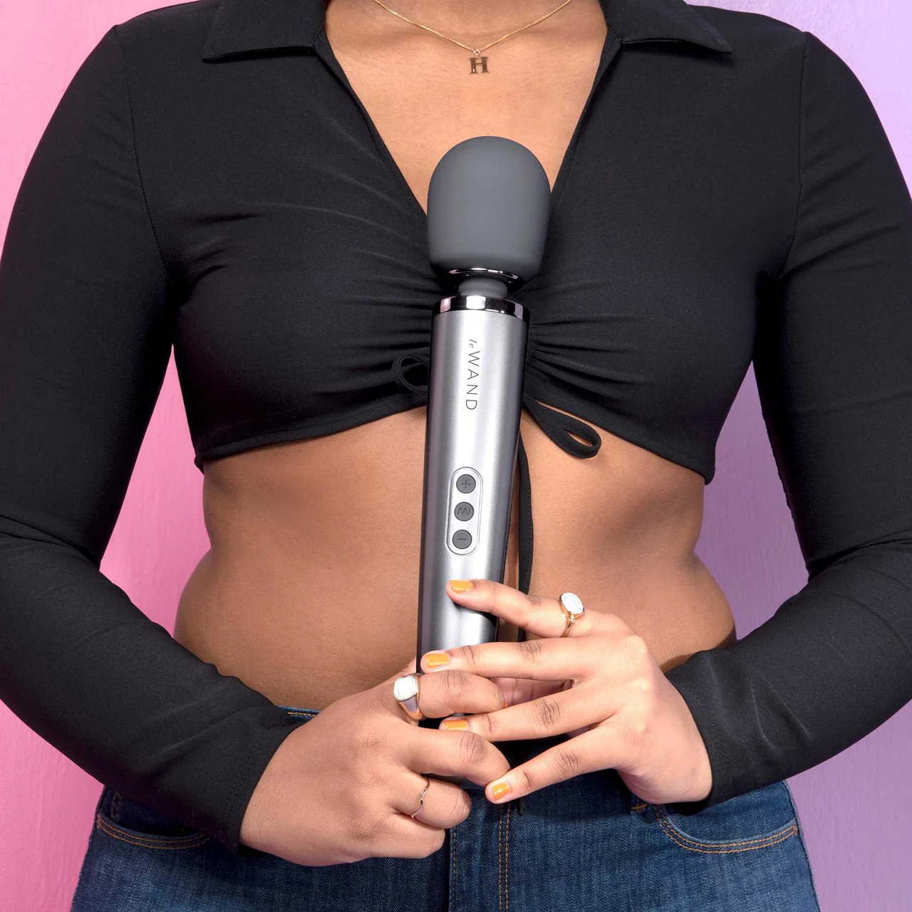 Le Wand Rechargeable Vibrating Body Massager - Grey - Image 8