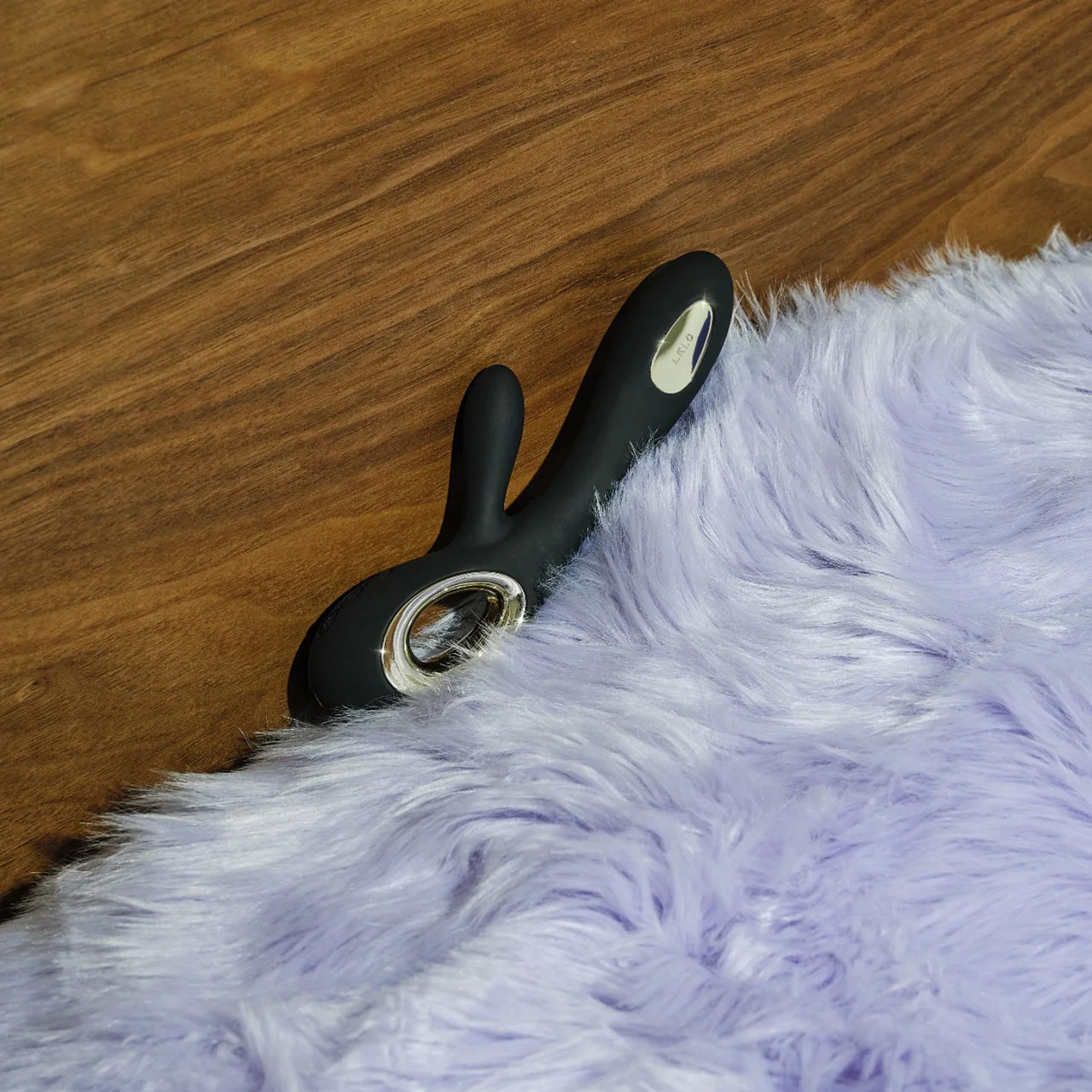 LELO SORAYA WAVE Rechargeable Silicone Dual Stimulation Vibrator - Black - Image 4