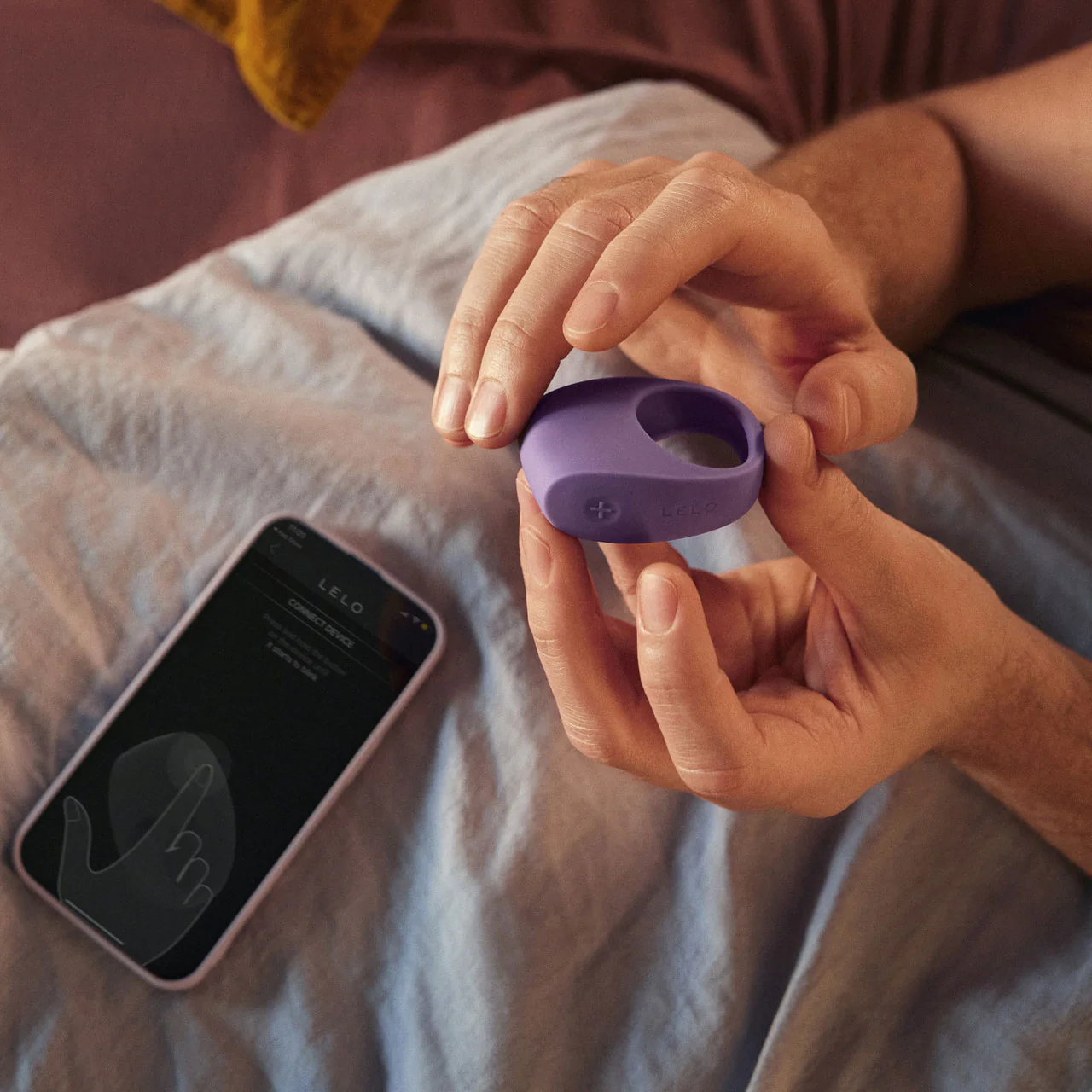 LELO TOR 3 Silicone Waterproof Rechargeable App Enabled Vibrating Cock Ring - Violet Dust - Image 3