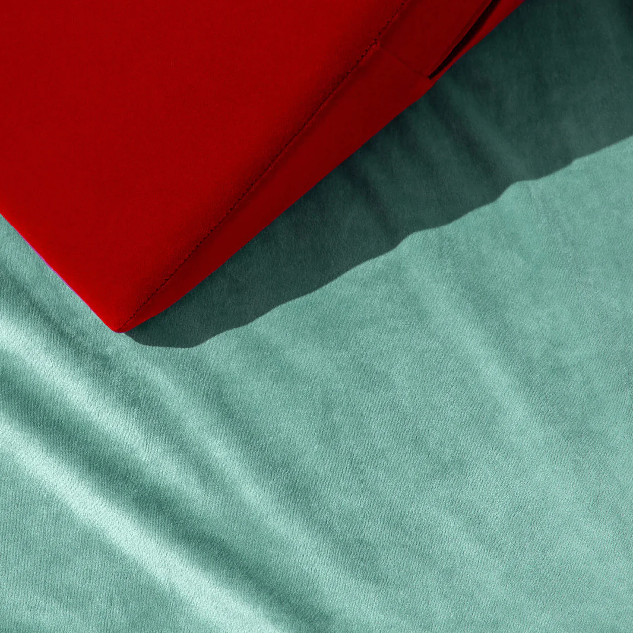 Liberator Liquid Velvet Sheet & Pillow Covers - Queen Size, Sage - Image 3