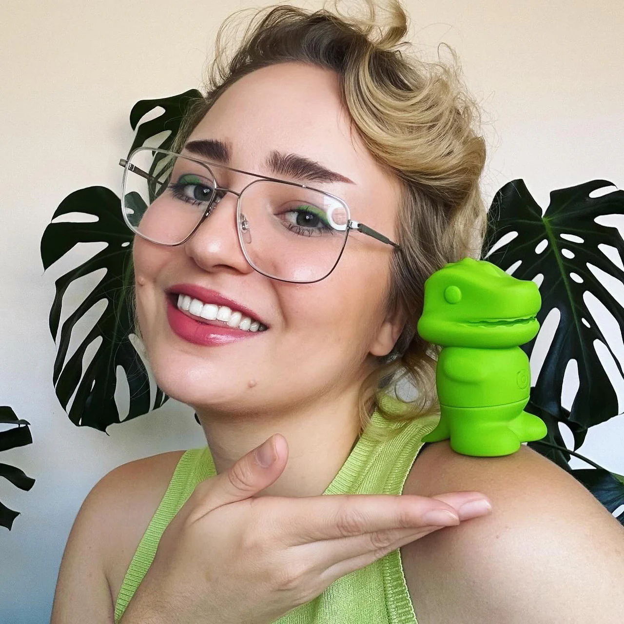 Little GOO The Suck-o-Saurus Silicone Rechargeable Clitoral Pressure Wave Stimulator - Image 9