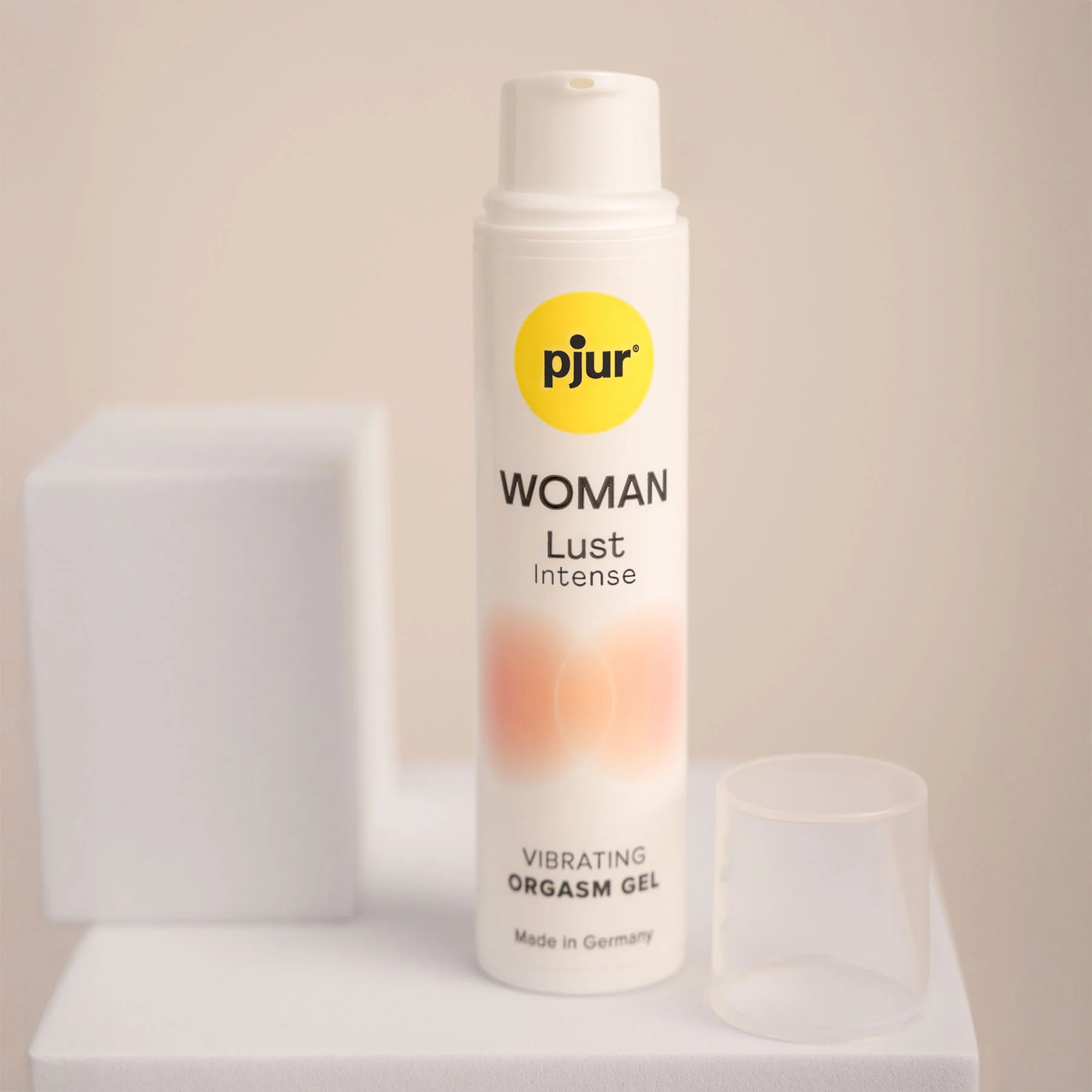 pjur® WOMAN Lust Intense Vibrating Orgasm Gel 15mL - Image 2