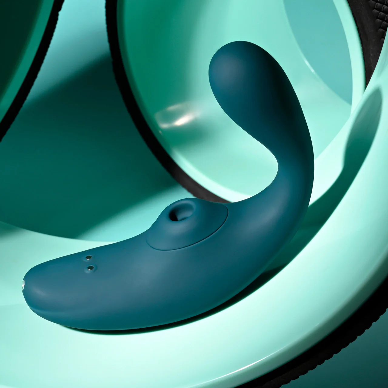 Playboy Pleasure Charmer Rechargeable Silicone Dual Stimulation Vibrator With Clitoral Suction - Image 10