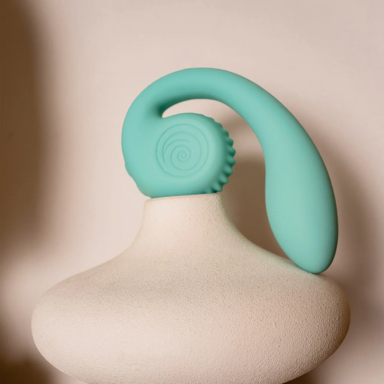 SVibe Snail Gizi Silicone Rechargeable Waterproof Dual Stimulation Vibrator - Tiffany - Image 5