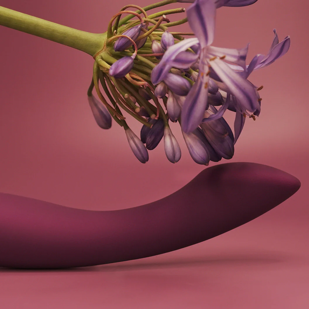 SVAKOM Amy 2 Silicone Rechargeable Waterproof G-Spot Vibrator - Purple - Image 8