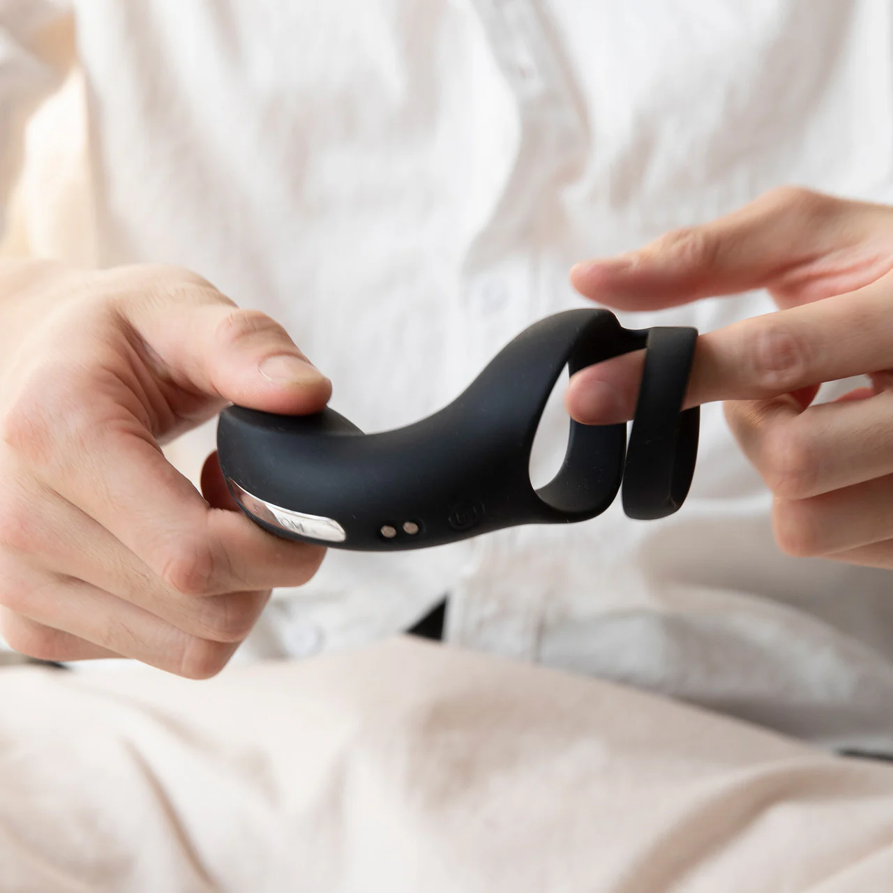 SVAKOM Benedict Silicone Waterproof Rechargeable Vibrating Cock Ring - Black - Image 11