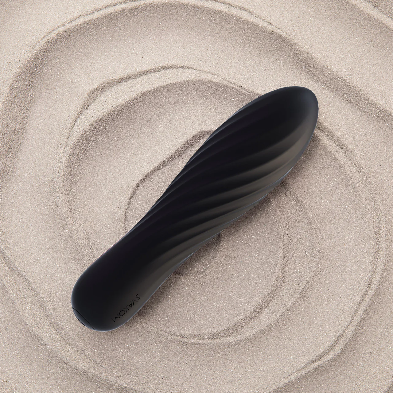 SVAKOM Tulip Rechargeable Waterproof Silicone Powerful Bullet Vibrator - Black - Image 6