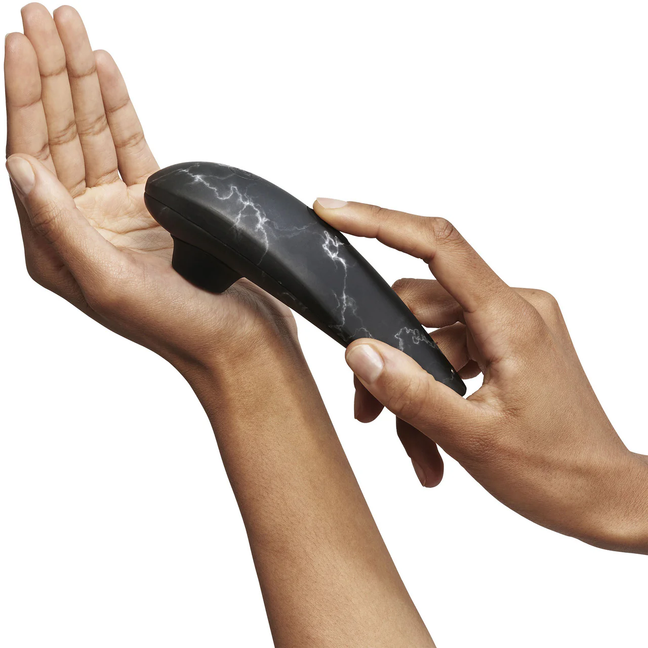 Womanizer Marilyn Monroe Special Edition Pleasure Air Clitoral Stimulator - Black Marble - Image 9