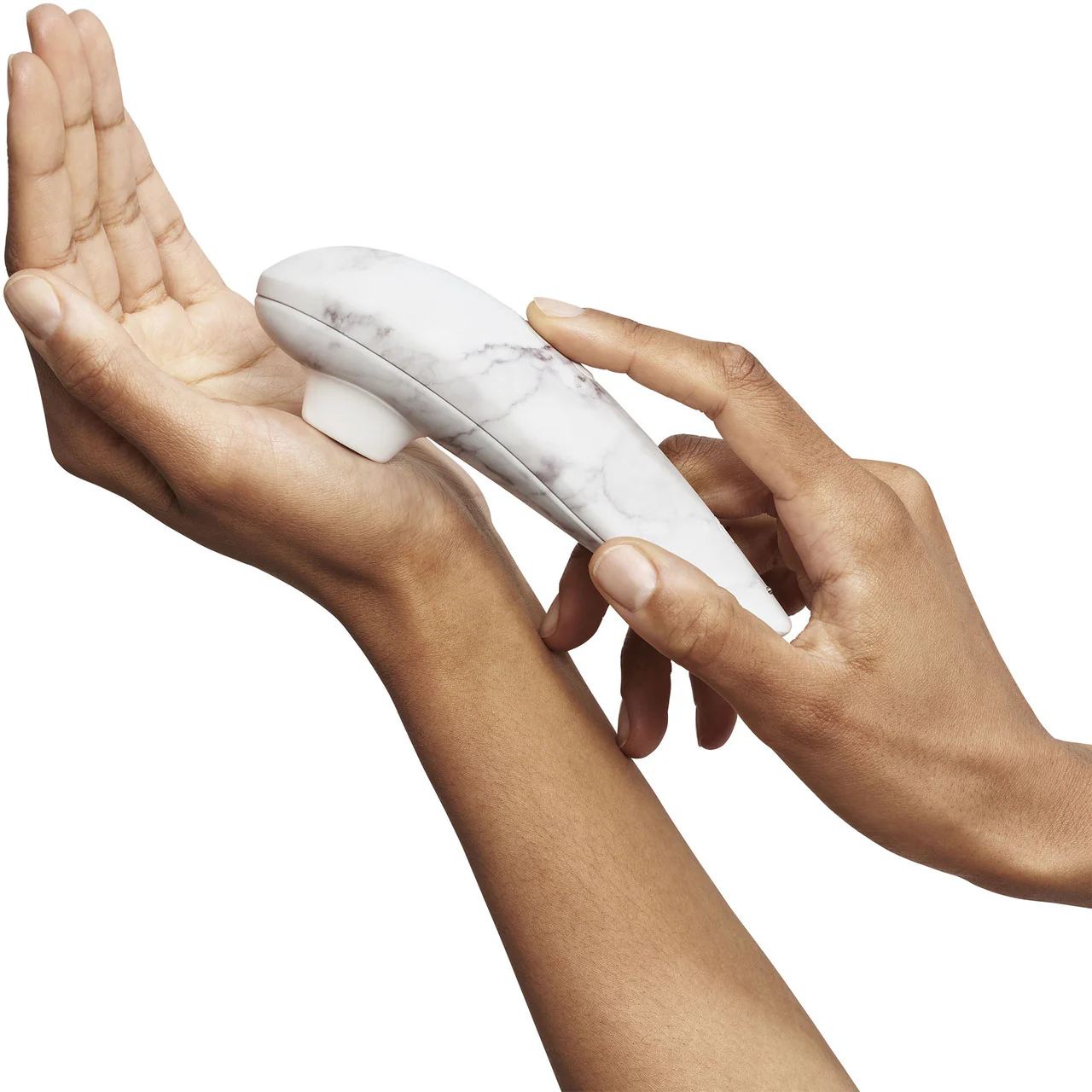Womanizer Marilyn Monroe Special Edition Pleasure Air Clitoral Stimulator - White Marble - Image 9
