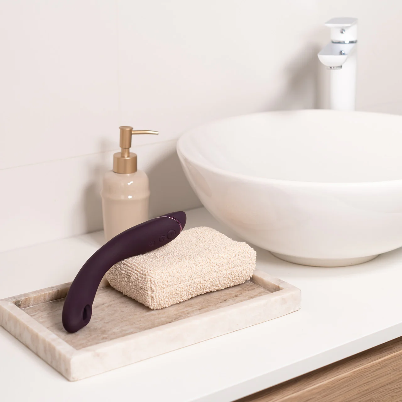 Womanizer OG Pleasure Air G-Spot Stimulator With Vibration - Aubergine - Image 27